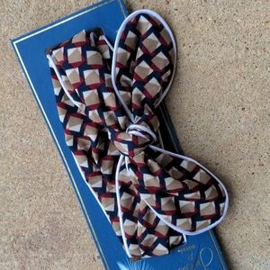 scunci Geometric Pattern Knotted Headband in Tan, Navy & Burgundy. WOT